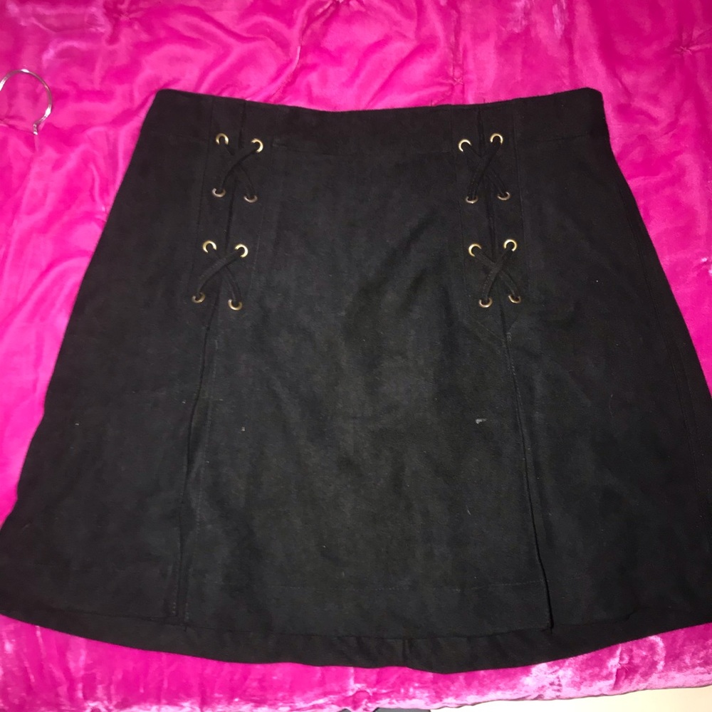 black skirt